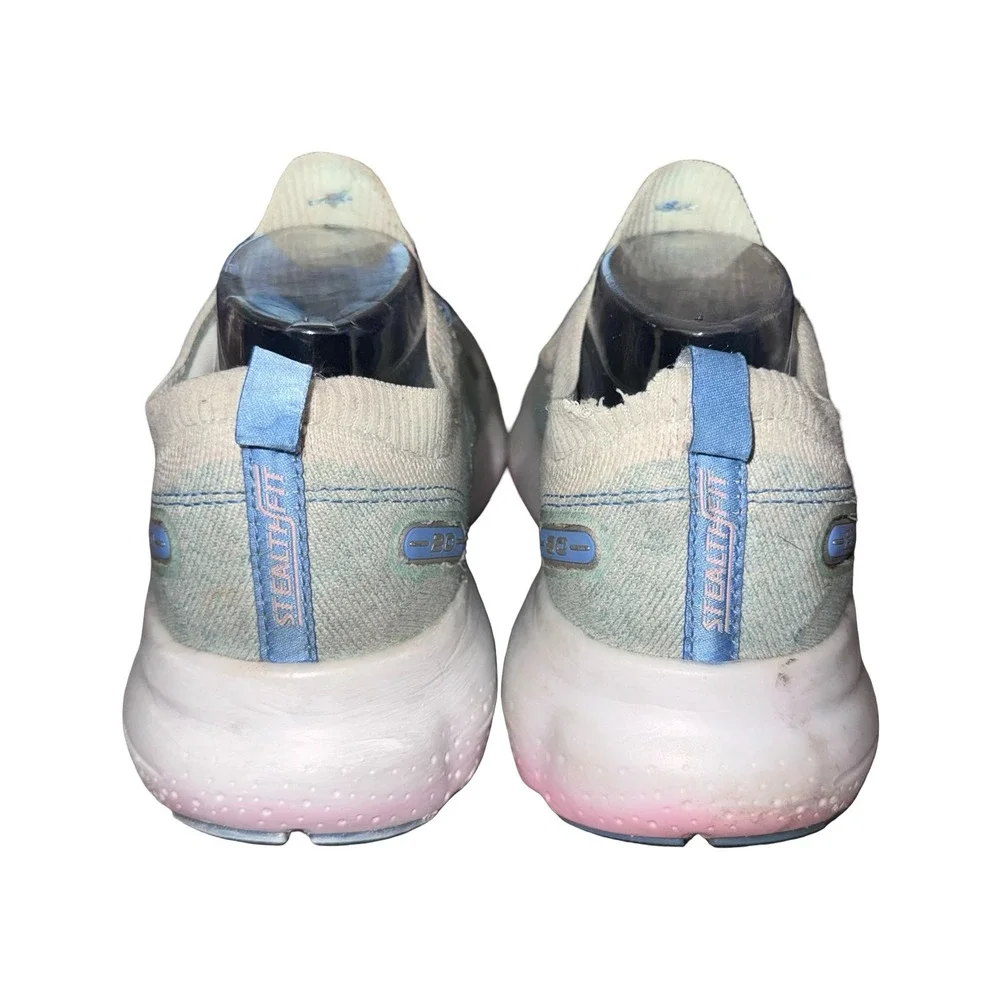 Engineered Flat Knit Mesh Upper